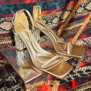 Azalea Wang Gold Embellished Women's Heels- NEW! 🔥🔥